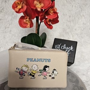 Coach X Peanuts Corner Zip Wristlet Snoopy and Friends Skating